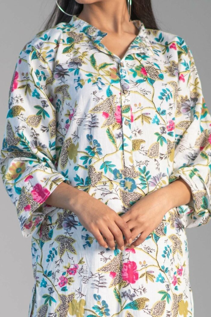 White Floral kurta-patti pallazo set - Image 3