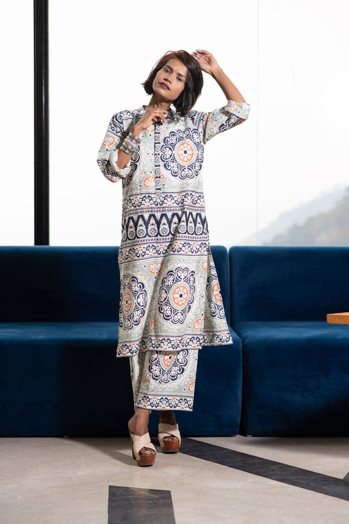 Blue border kurta patti Pallazo set - Image 4