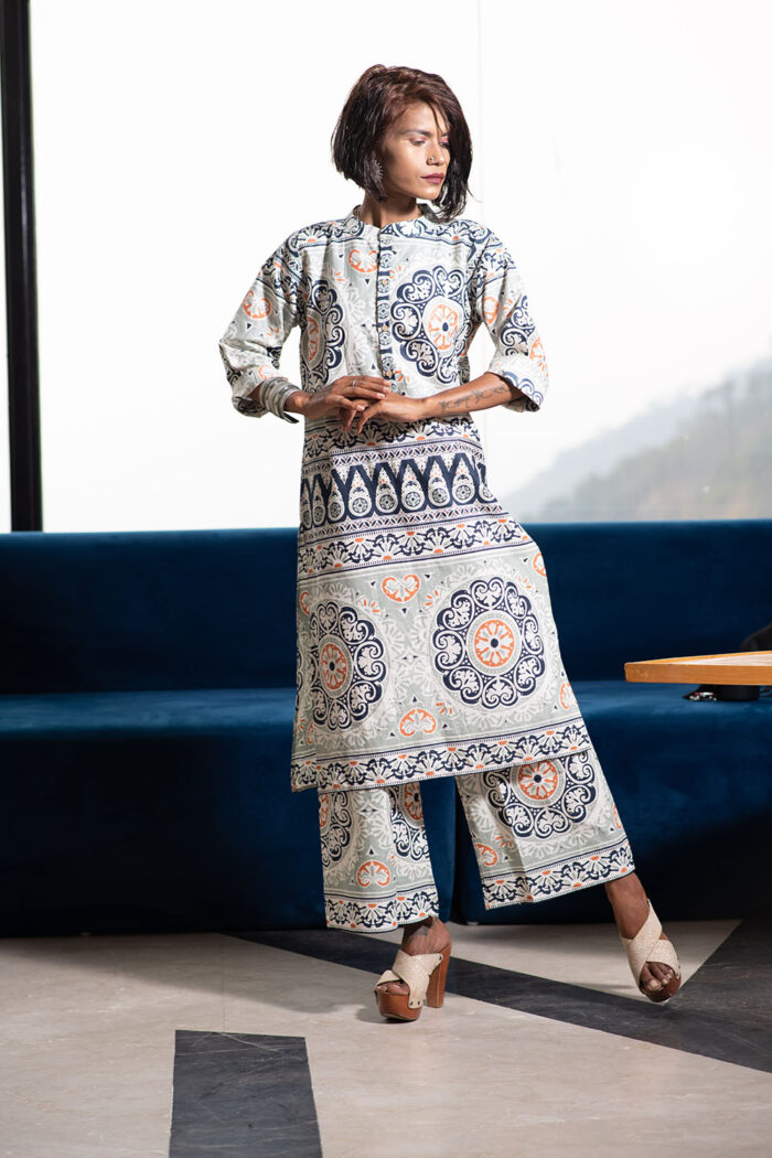 Blue border kurta patti Pallazo set - Image 2