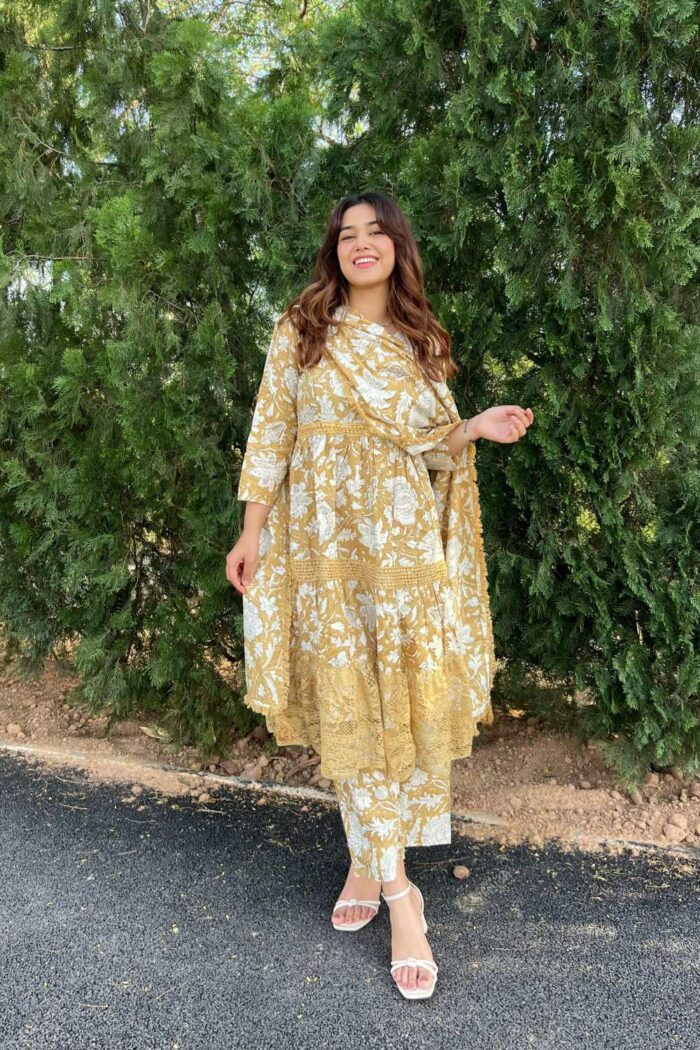 Yellow Printed piece co-ord Set with matching dupatta - Image 4