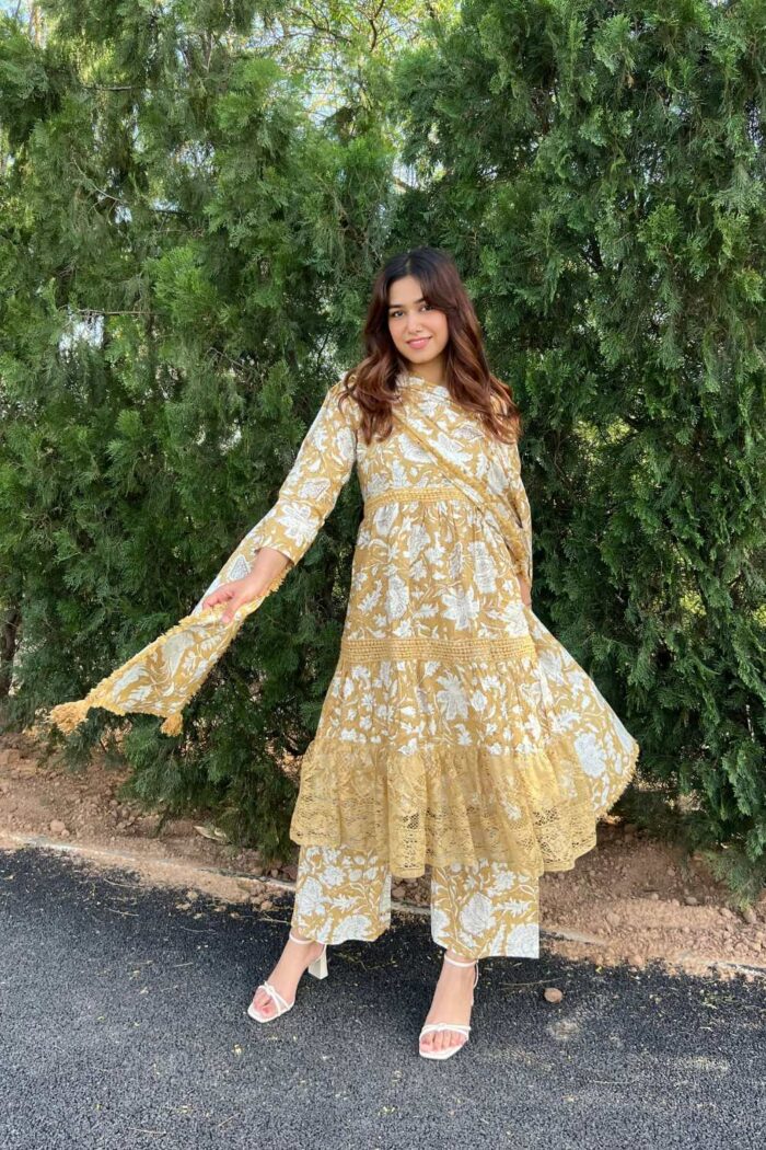 Yellow Printed piece co-ord Set with matching dupatta - Image 2