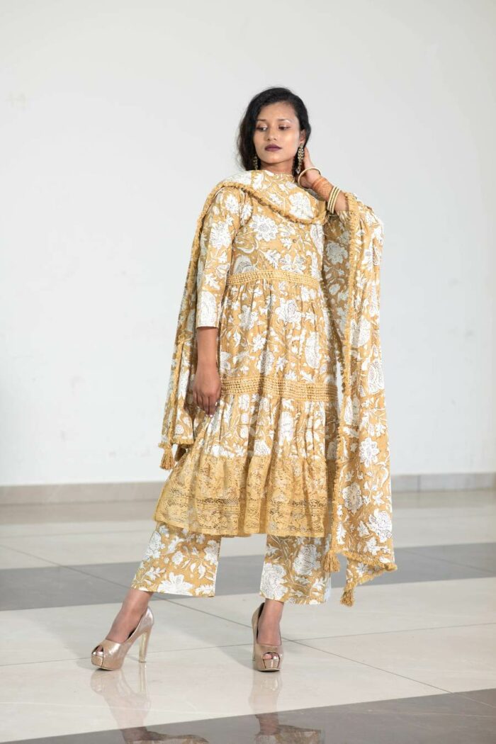 Yellow Printed piece co-ord Set with matching dupatta - Image 9