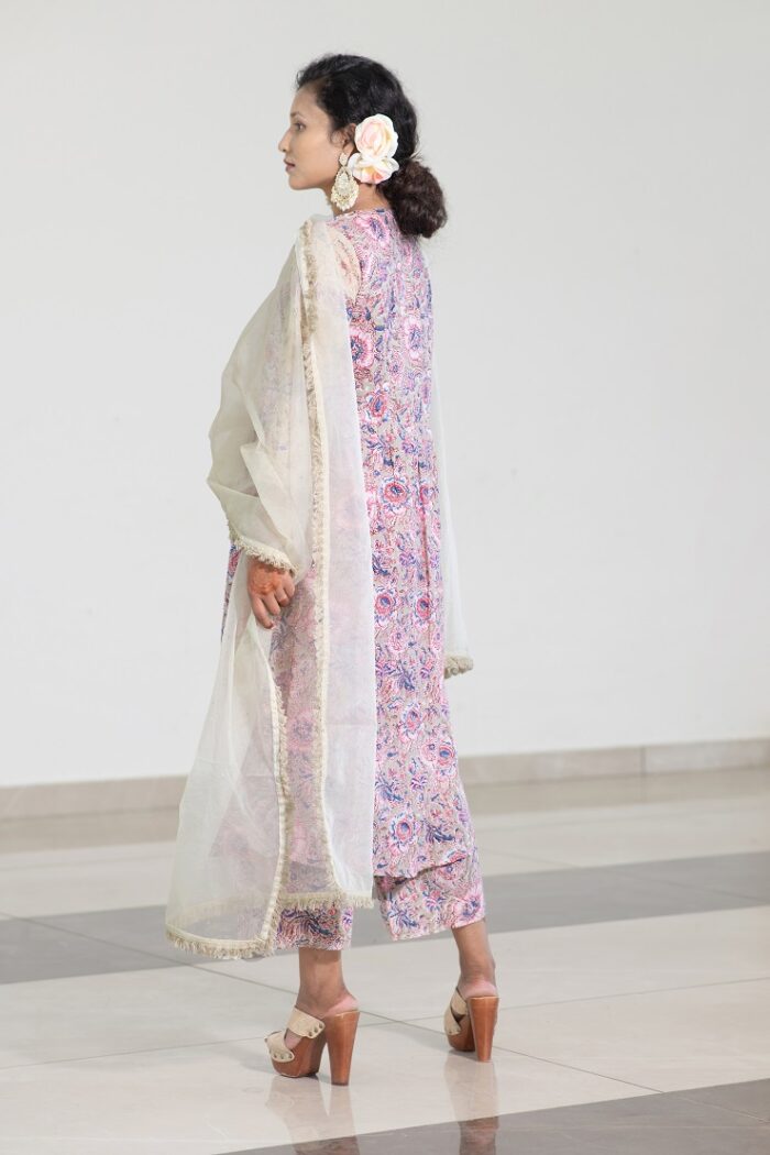 Beautiful floral print pink dress set - Image 3