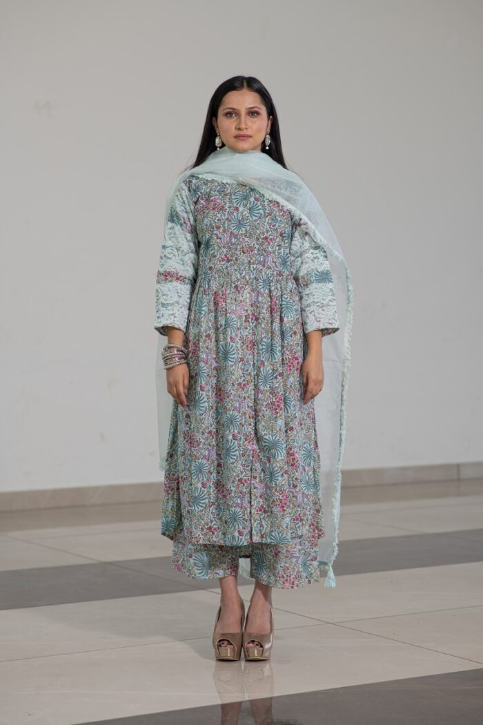 Beautiful floral print coral dress set - Image 8