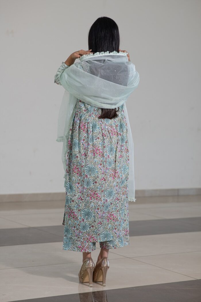 Beautiful floral print coral dress set - Image 4