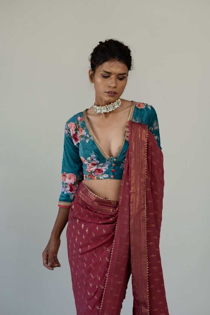 Fuchsia colored saree with blue velvet blouse - Image 8