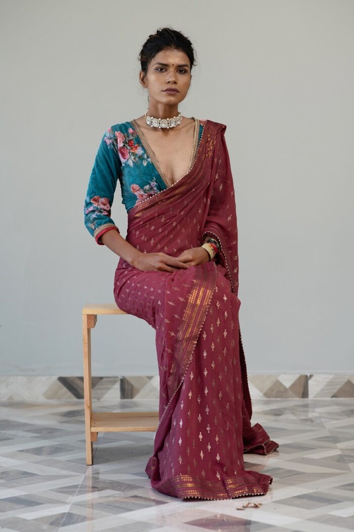 Fuchsia colored saree with blue velvet blouse - Image 7