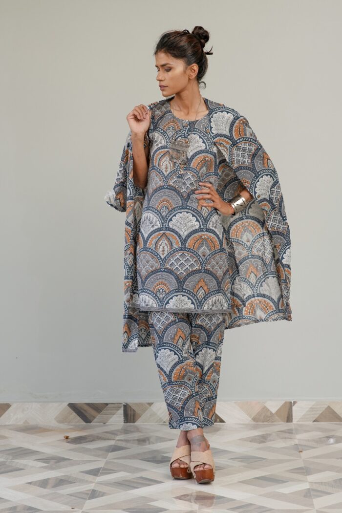 Grey-color 3 piece cotton straight suit - Image 6