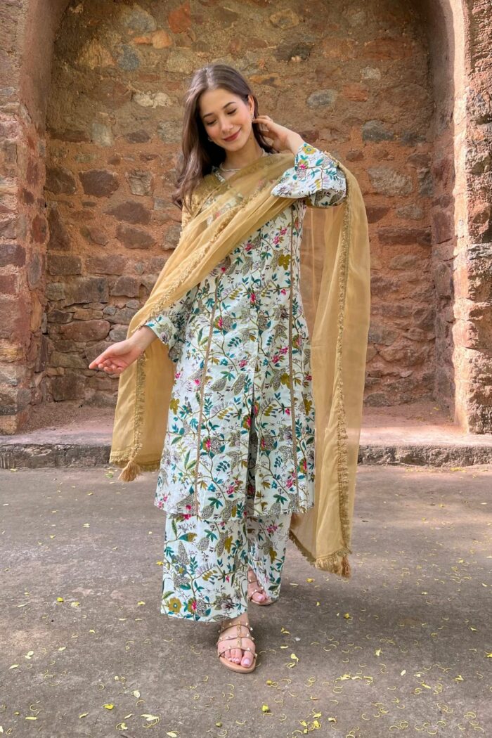 Breathy white cocktail summer dress with lace work - Image 5