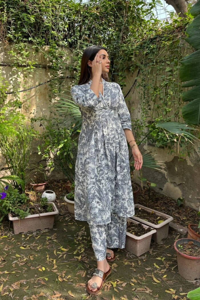 Monochrome co-ord printed cotton set - Image 7