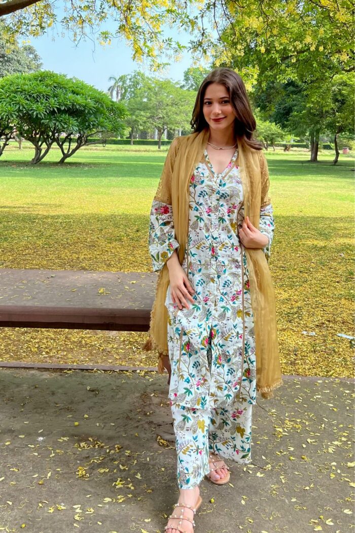 Breathy white cocktail summer dress with lace work - Image 1