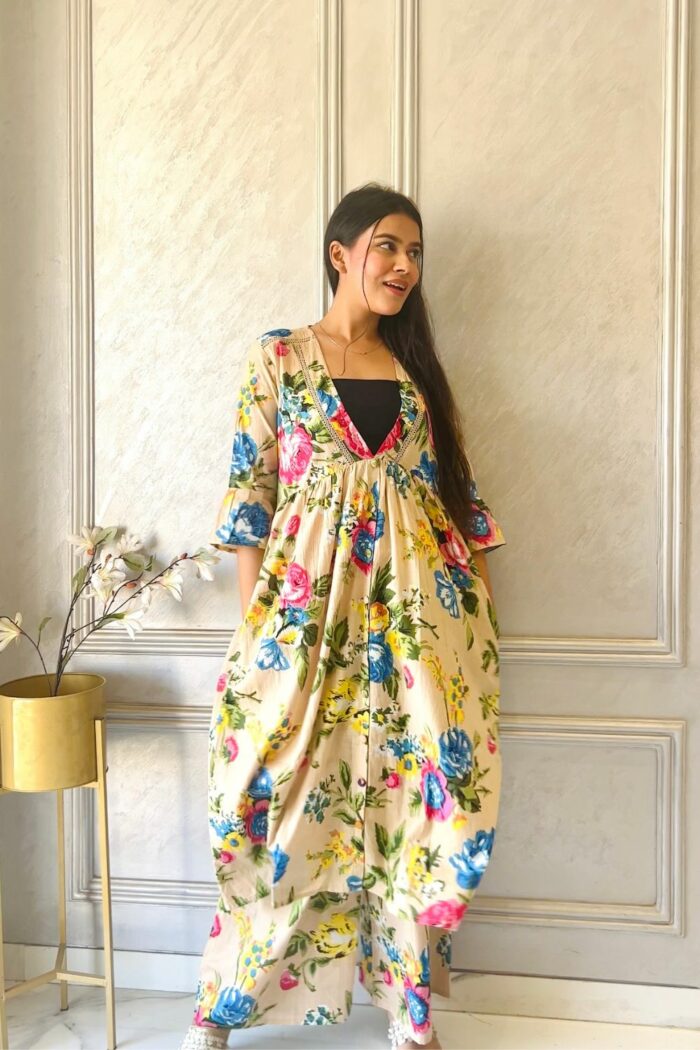 V-neck frilled beige cotton set - Image 6