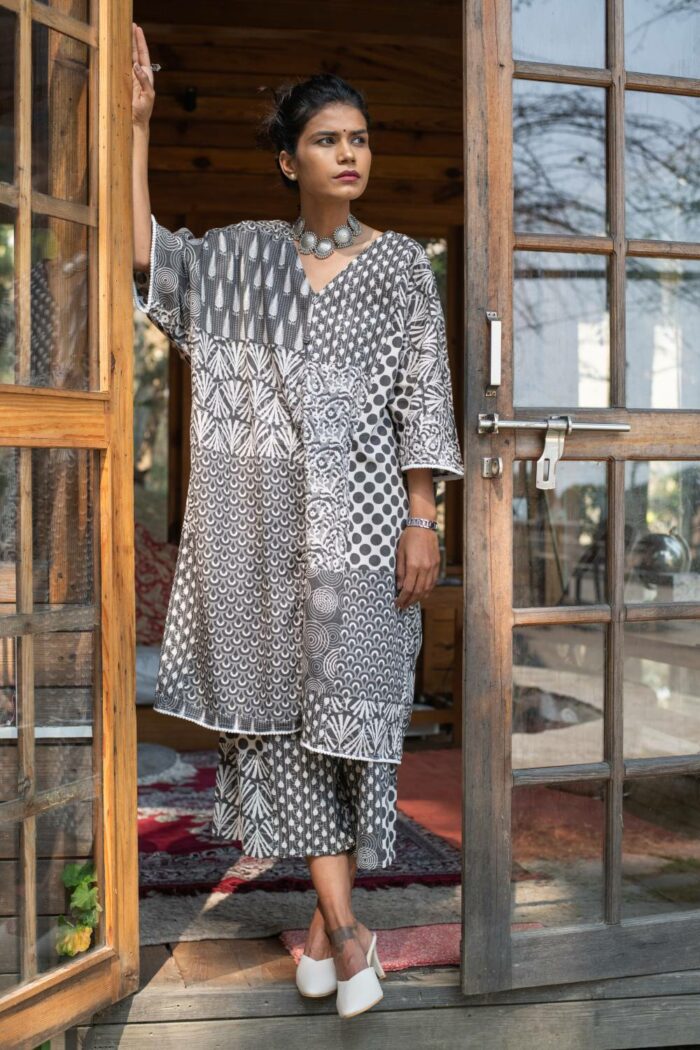 Beautiful monochrome kaftan set - Image 2