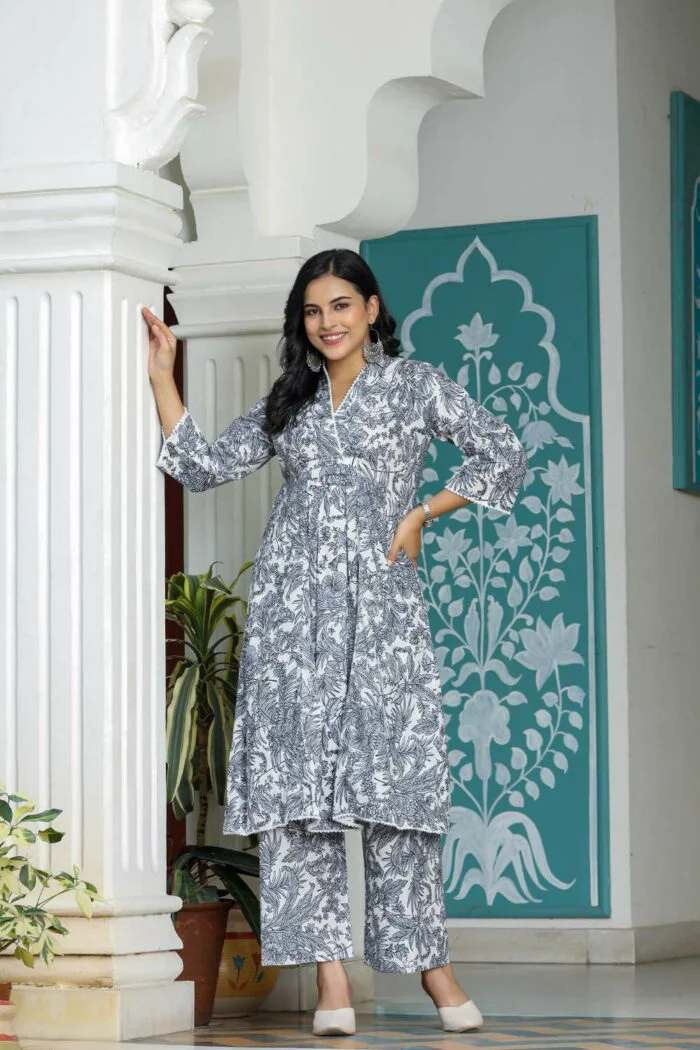 Monochrome co-ord printed cotton set - Image 2