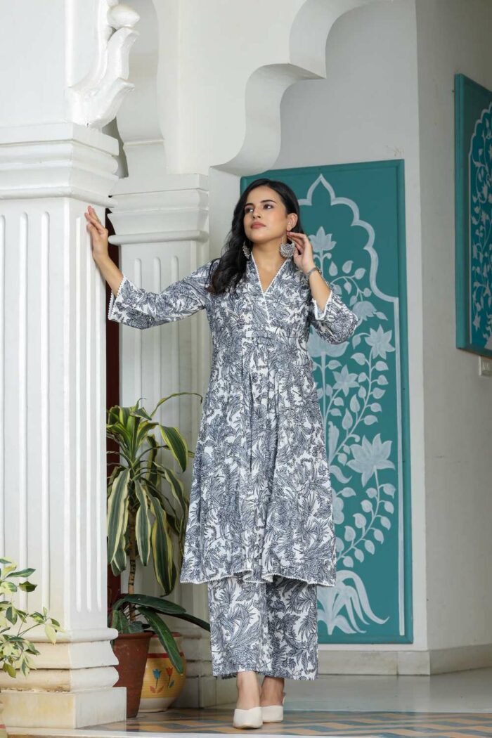 Monochrome co-ord printed cotton set - Image 6