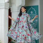 Beautiful chic floral pintuck 3 piece set