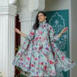 Beautiful chic floral pintuck 3 piece set