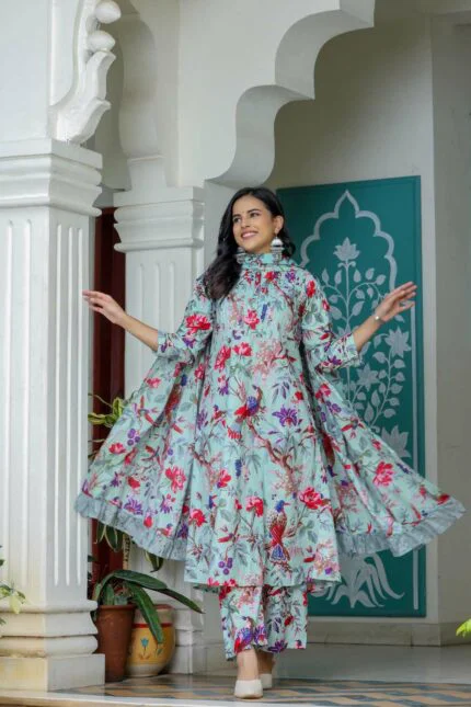 Beautiful chic floral pintuck 3 piece set