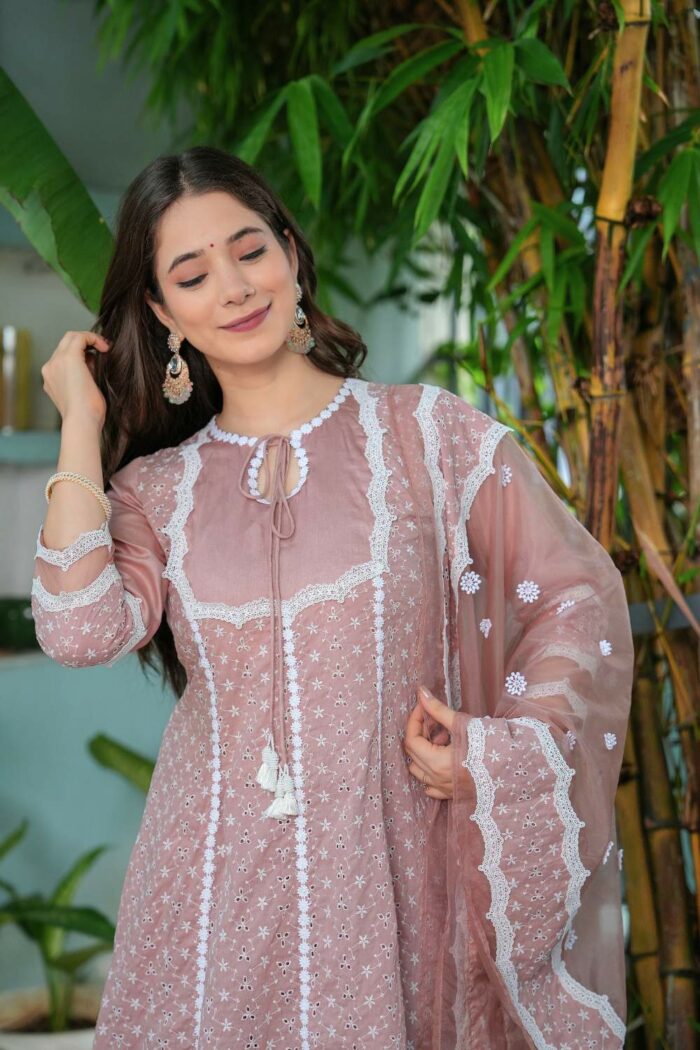 Ivy Grace embroidered set: Set of 3 - Image 2