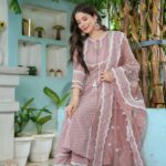 Ivy Grace embroidered set: Set of 3