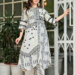 Abstract Lira Femme ensemble